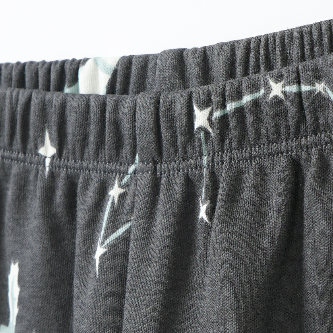 Kinder Schlafanzug mit leuchtendem Print