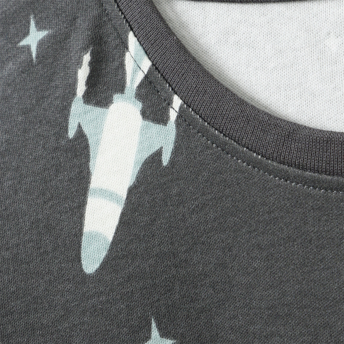 Kinder Schlafanzug mit leuchtendem Print