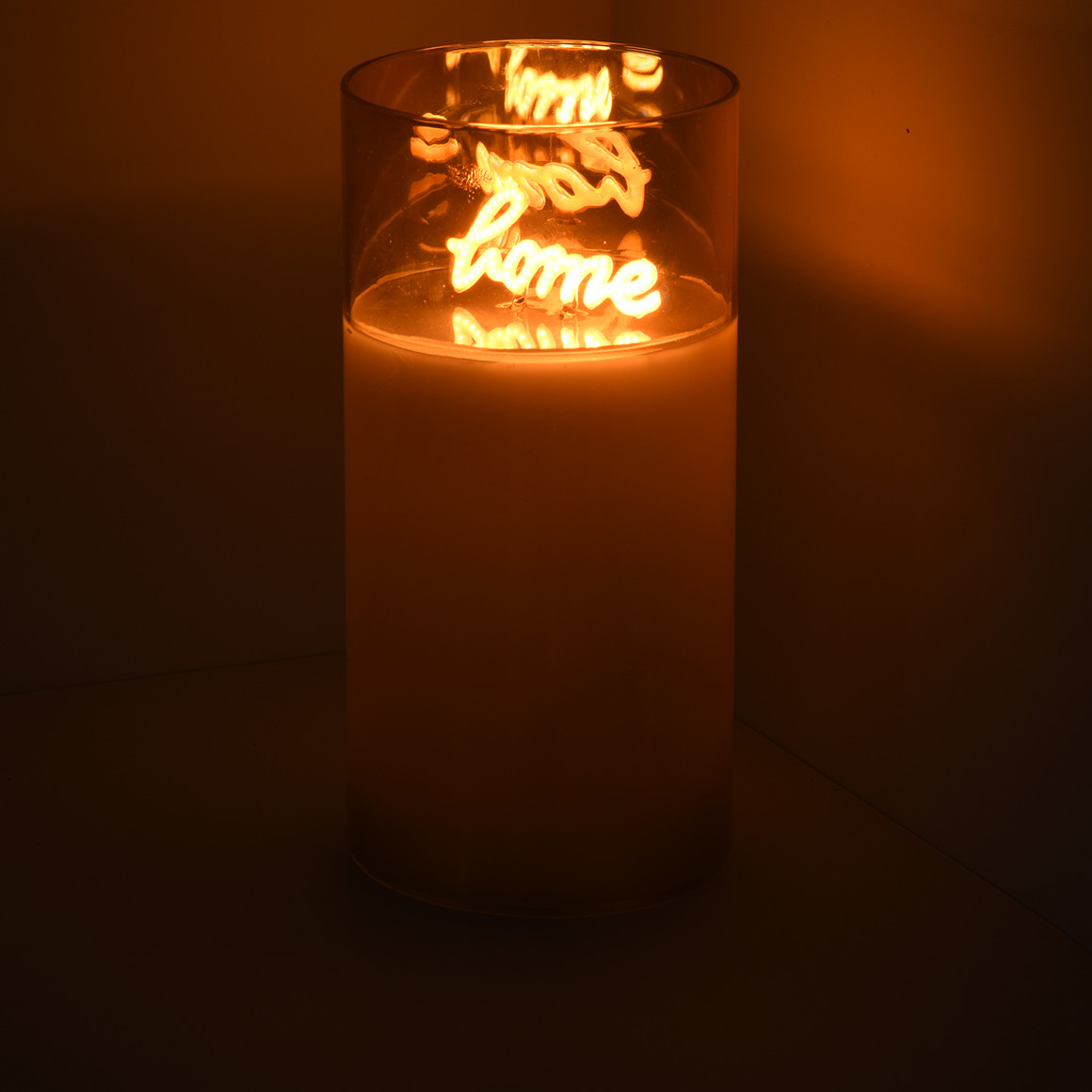 LED Kerze mit Home-Schriftzug
