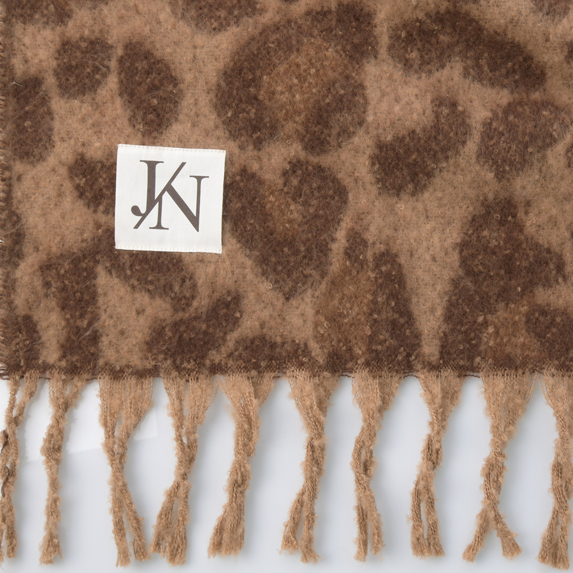 Dameswintersjaal met leopatroon