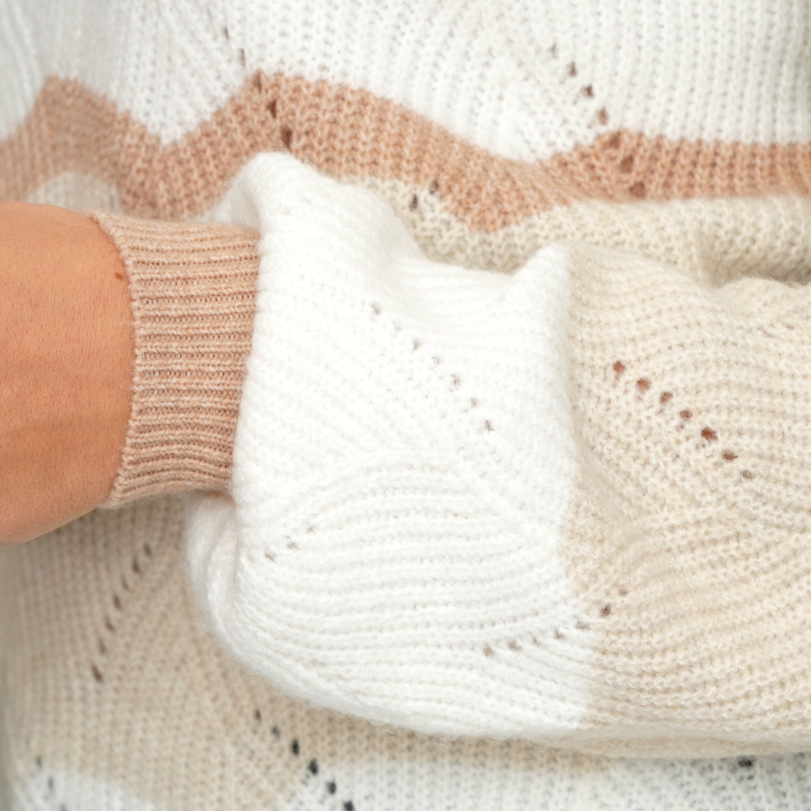 Gebreide damestrui met all-overmotief