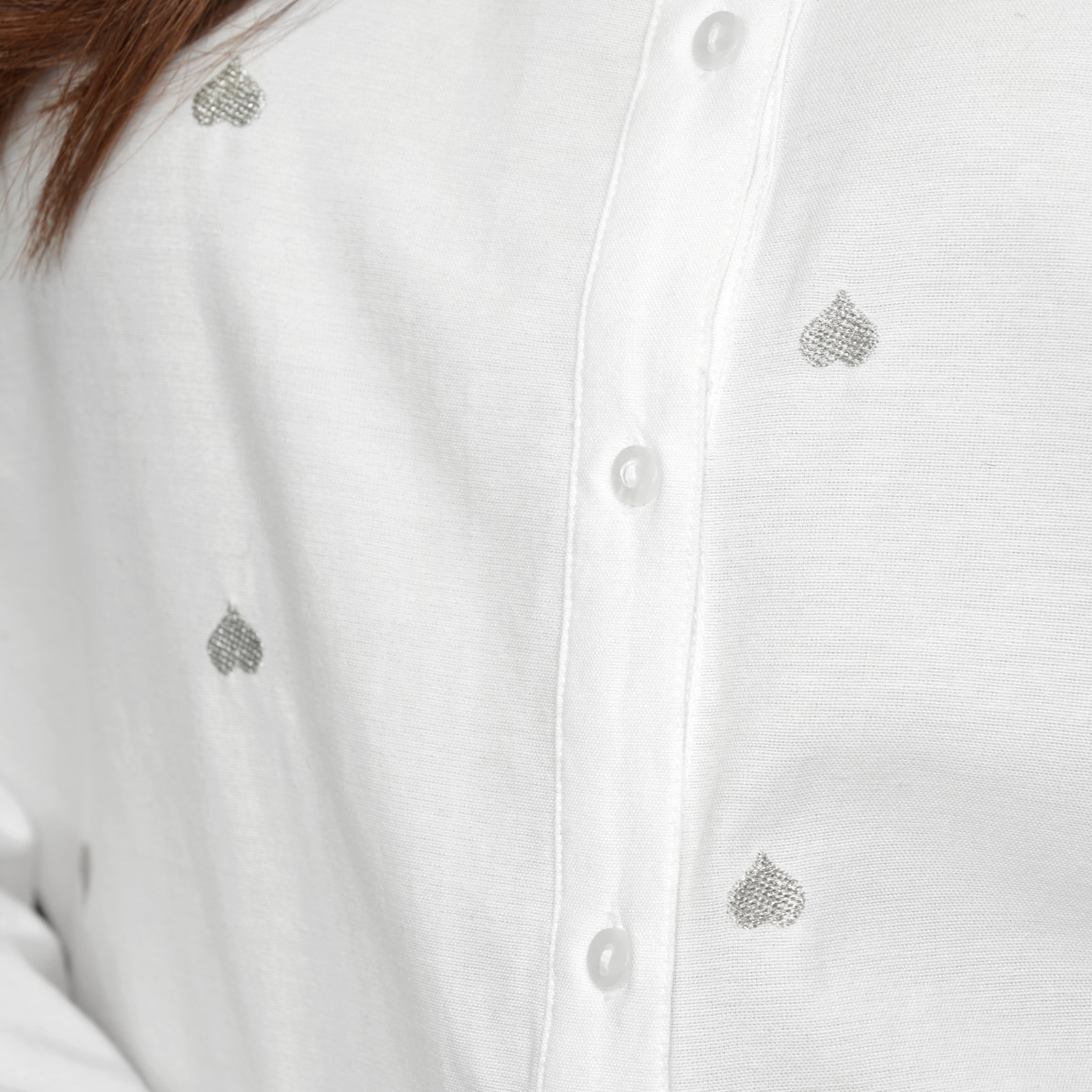 Dames blouse met hartjesborduursel