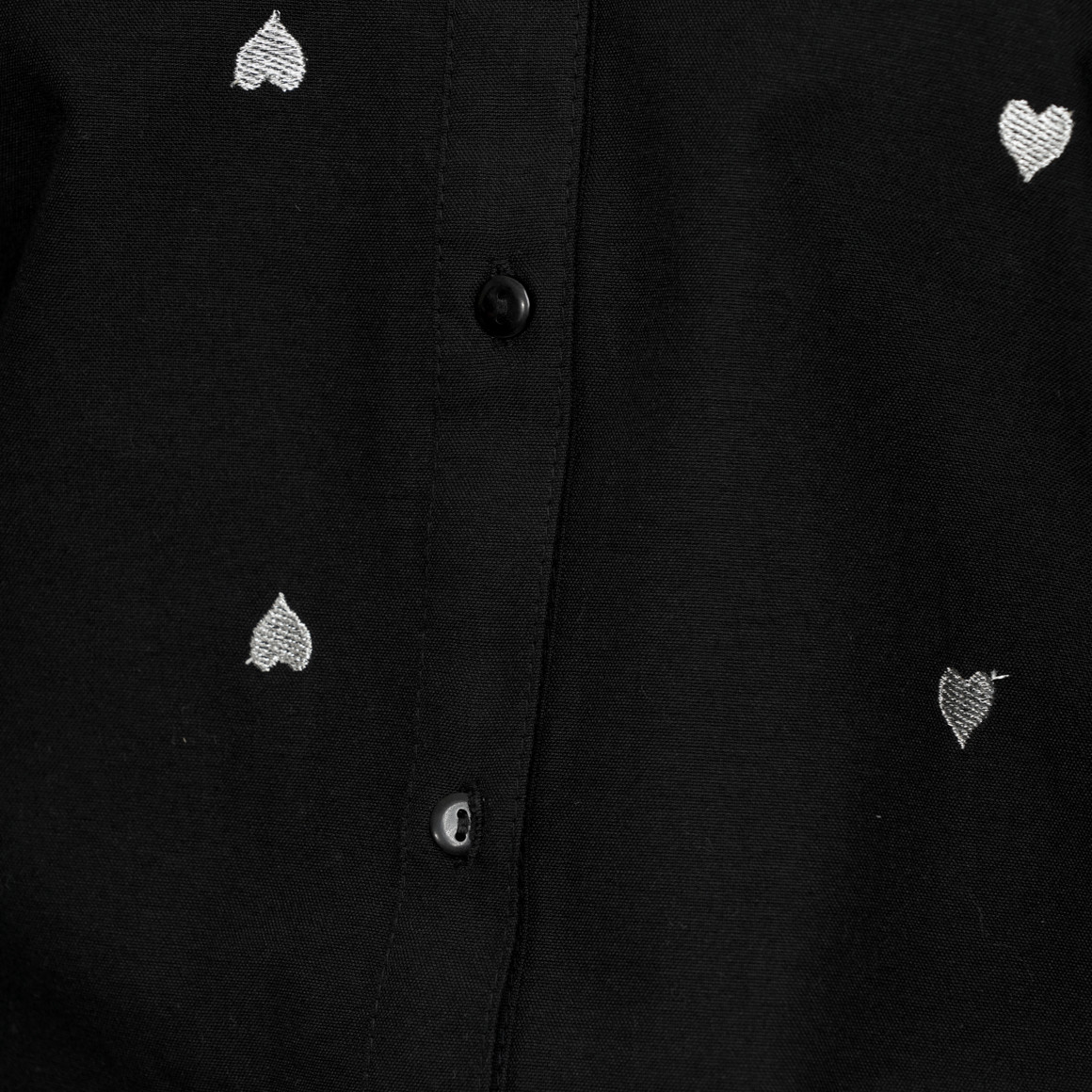 Dames blouse met hartjesborduursel