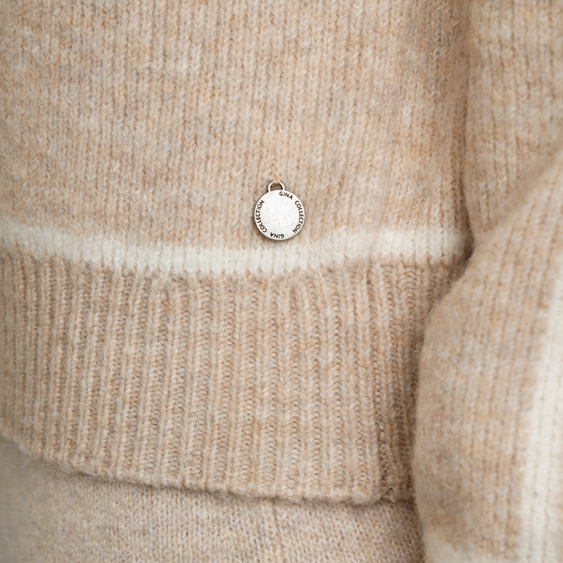 Gebreide damestrui met wolinhoud