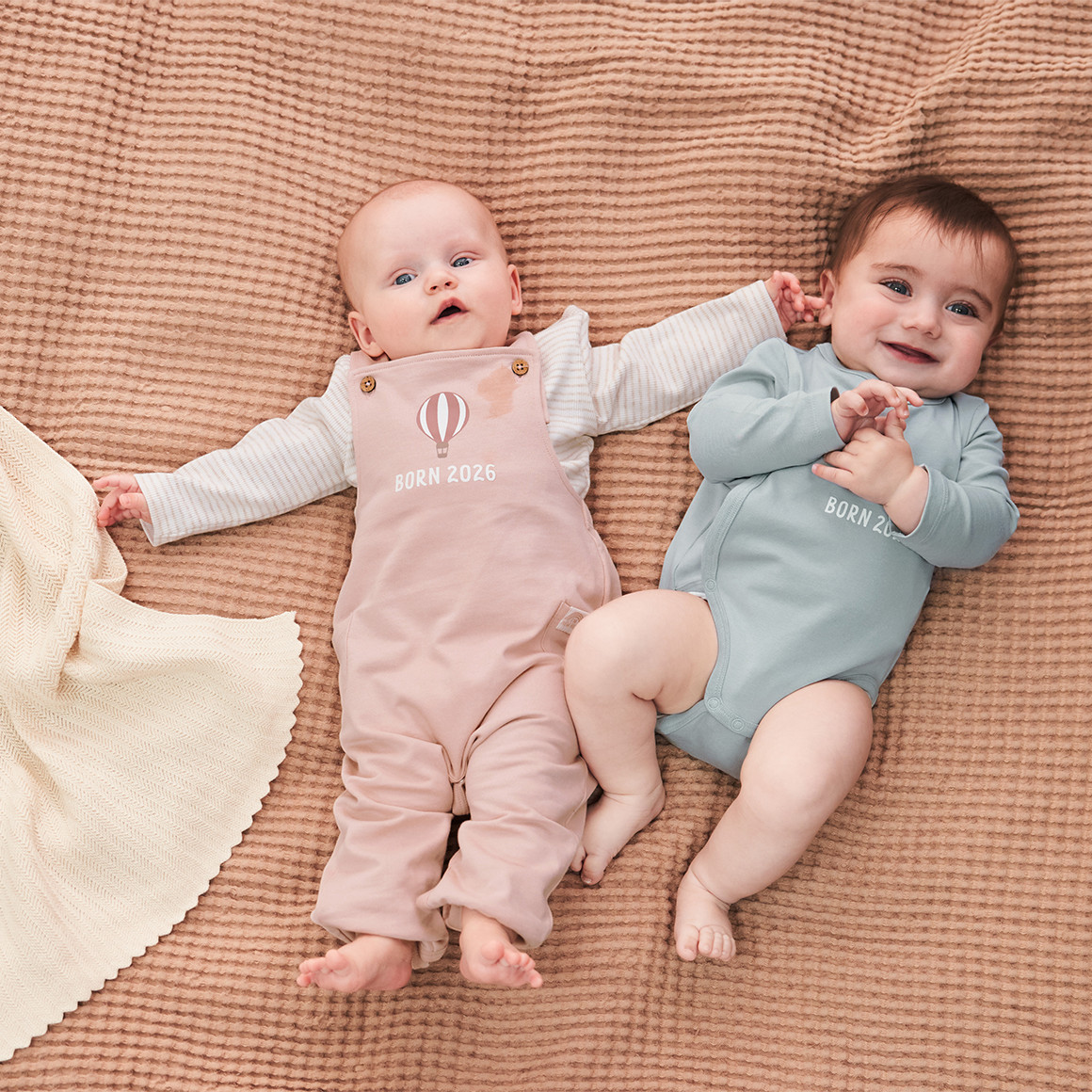 Newborn Set mit Strampler und Shirt Born 2026