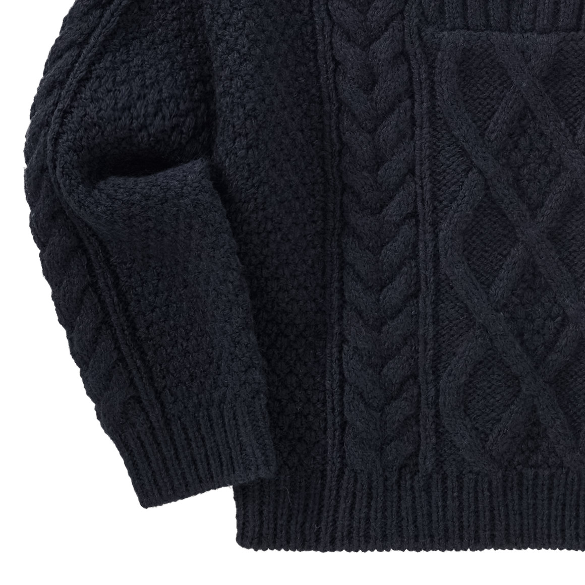 Jungen Strickpullover mit Zopf-Muster 