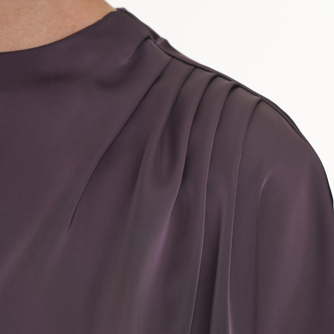Damesblouse van satijn met plooidetail
