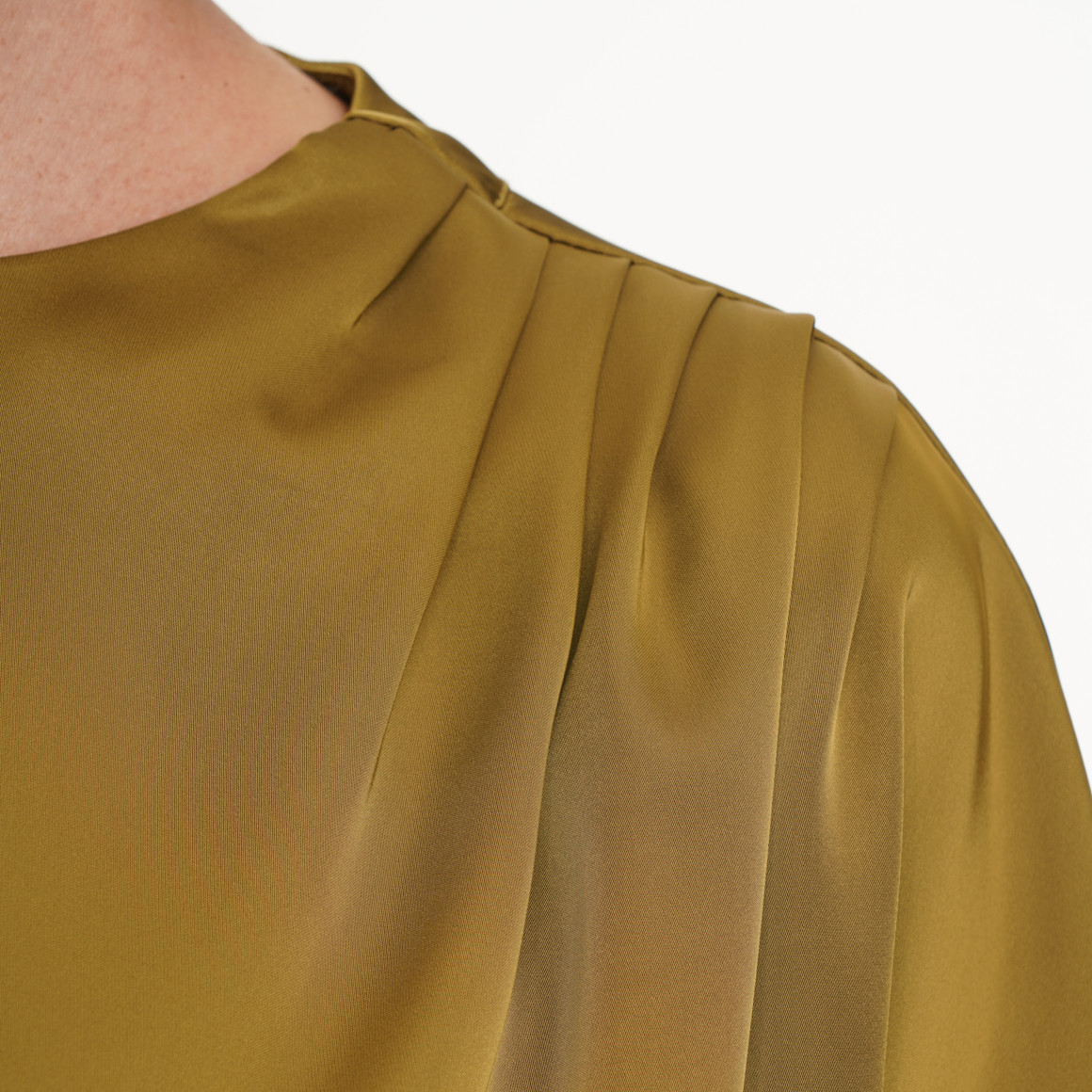 Damesblouse van satijn met plooidetail