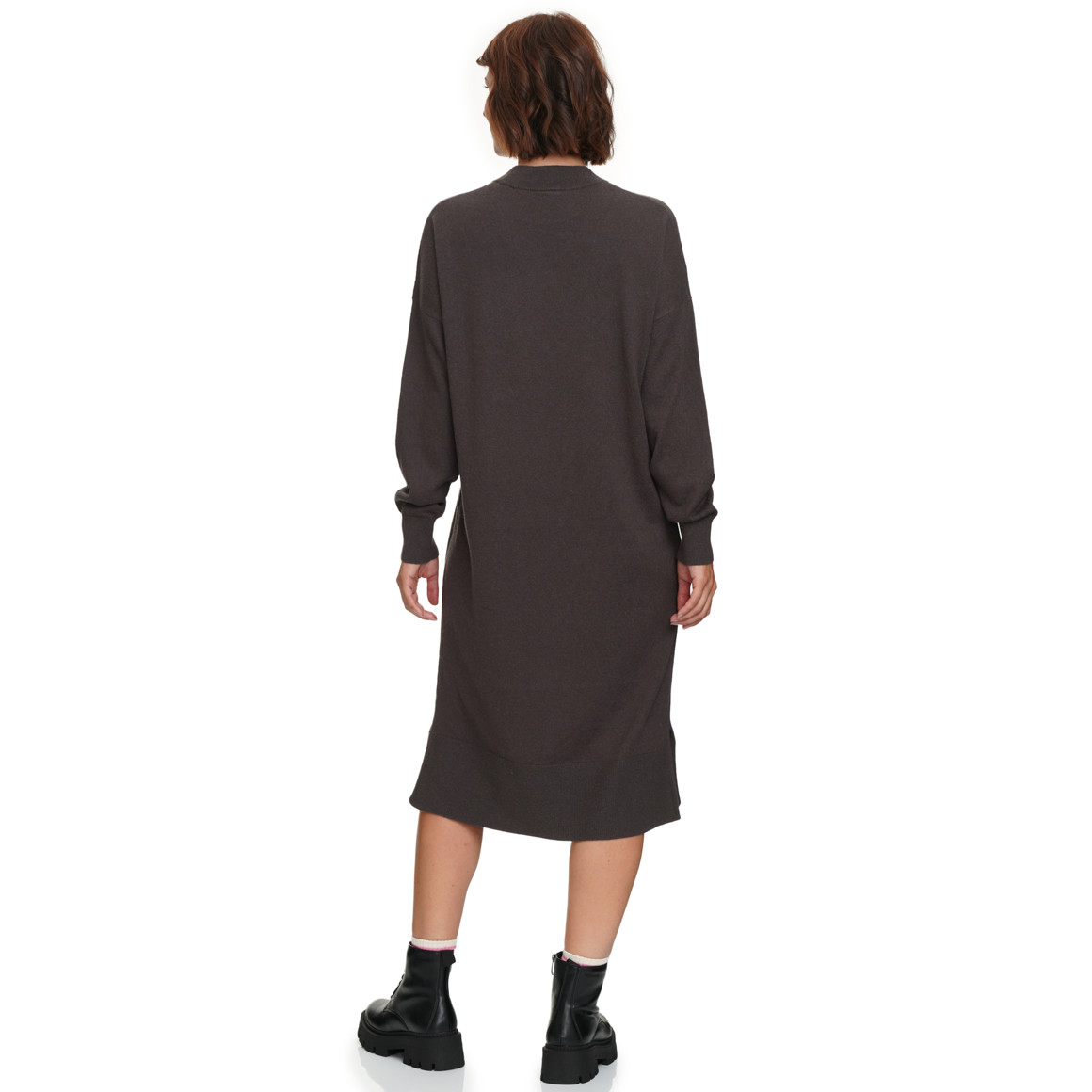 Wollen gebreide damesjurk met lange mouwen