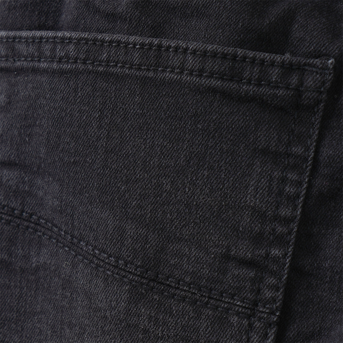 Jungen Pull-on-Jeans mit Used-Waschung