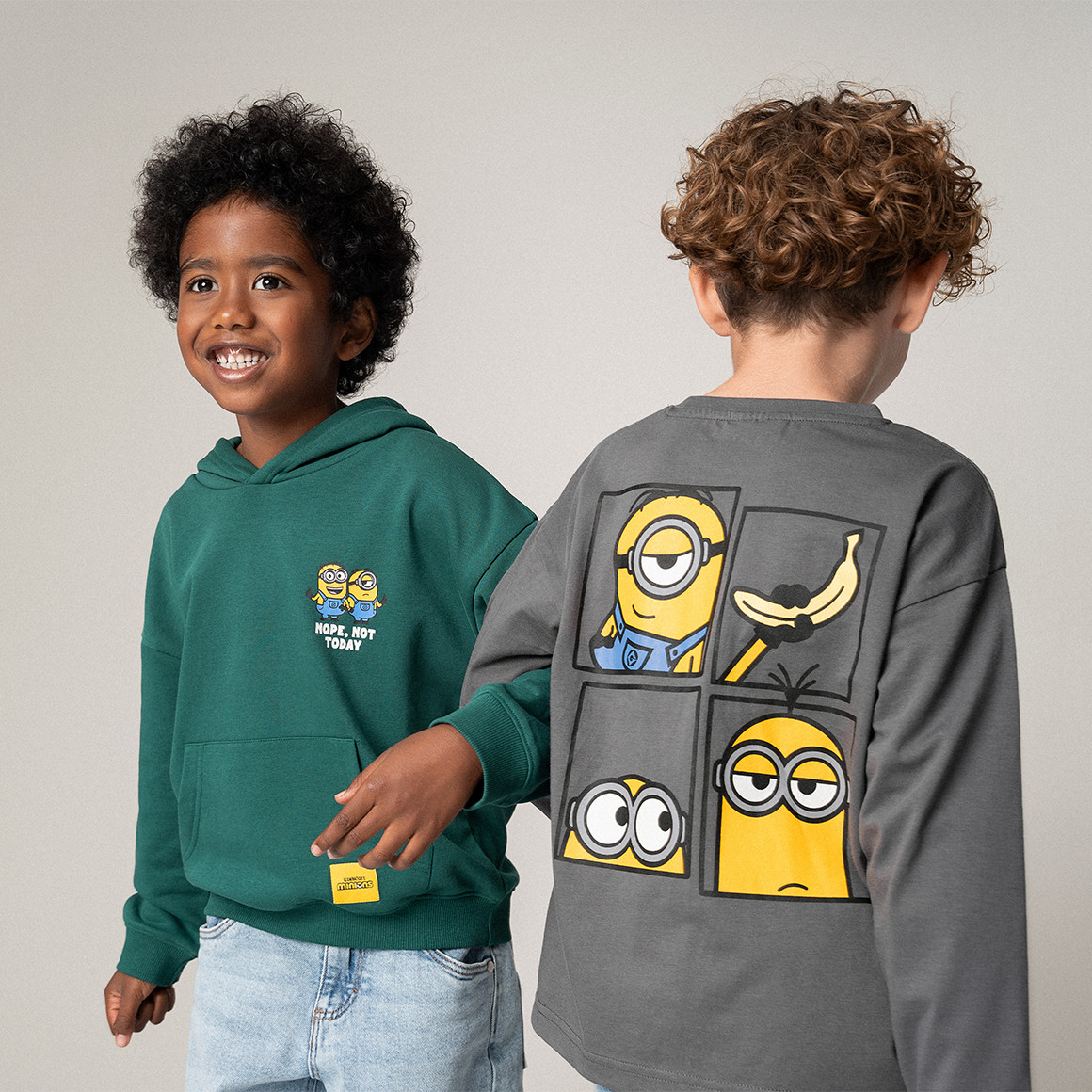 Minions Langarmshirt mit Rücken-Print