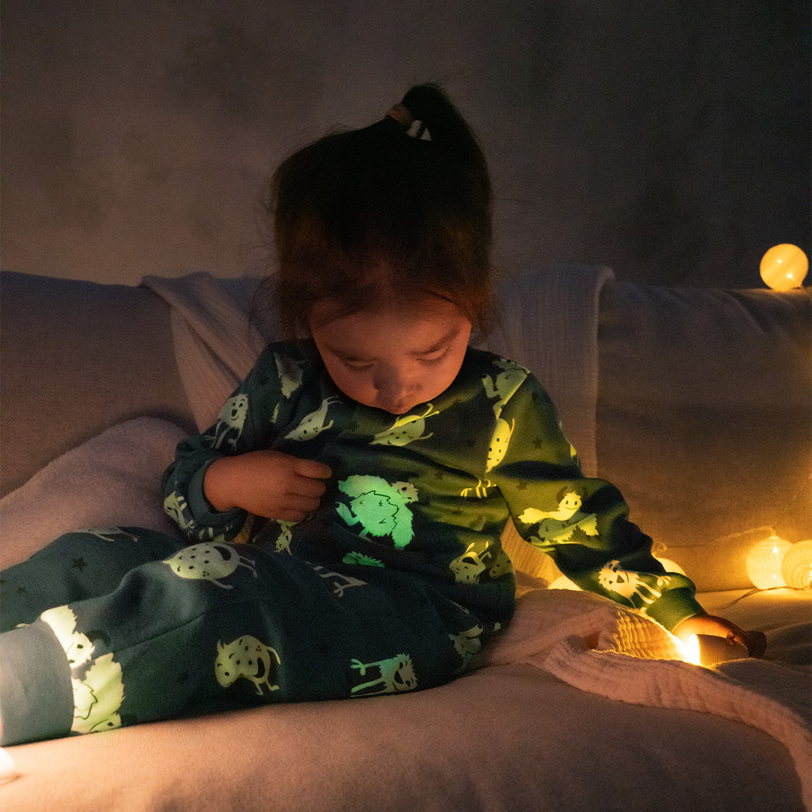 Baby Schlafanzug mit leuchtendem Print