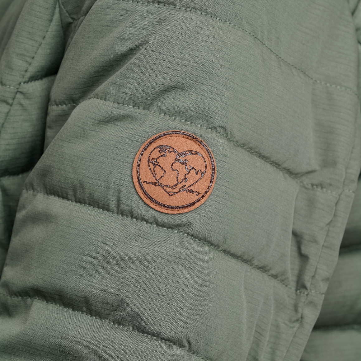 Dames gewatteerd jack met capuchon