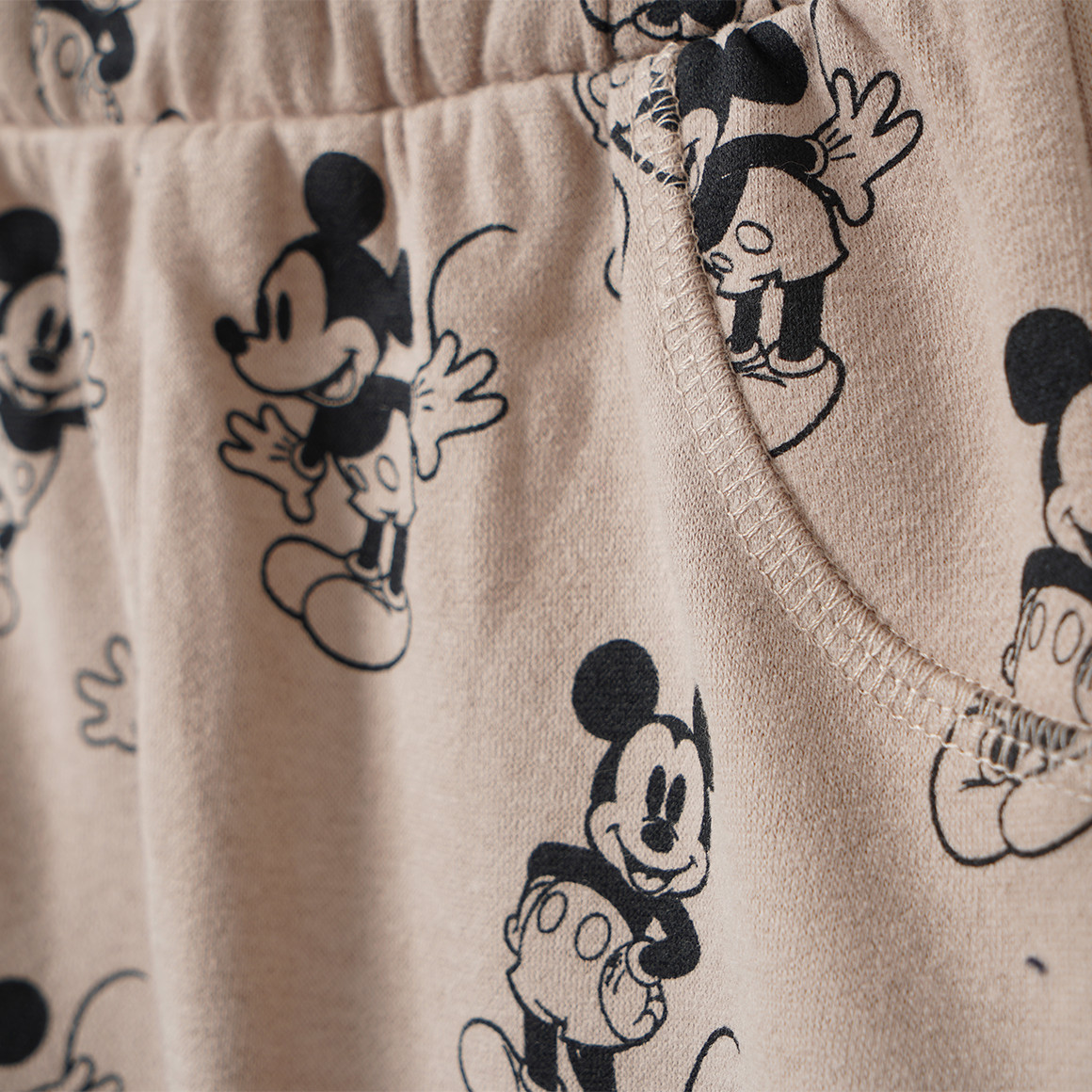 Micky Maus Jogginghose mit Allover-Print