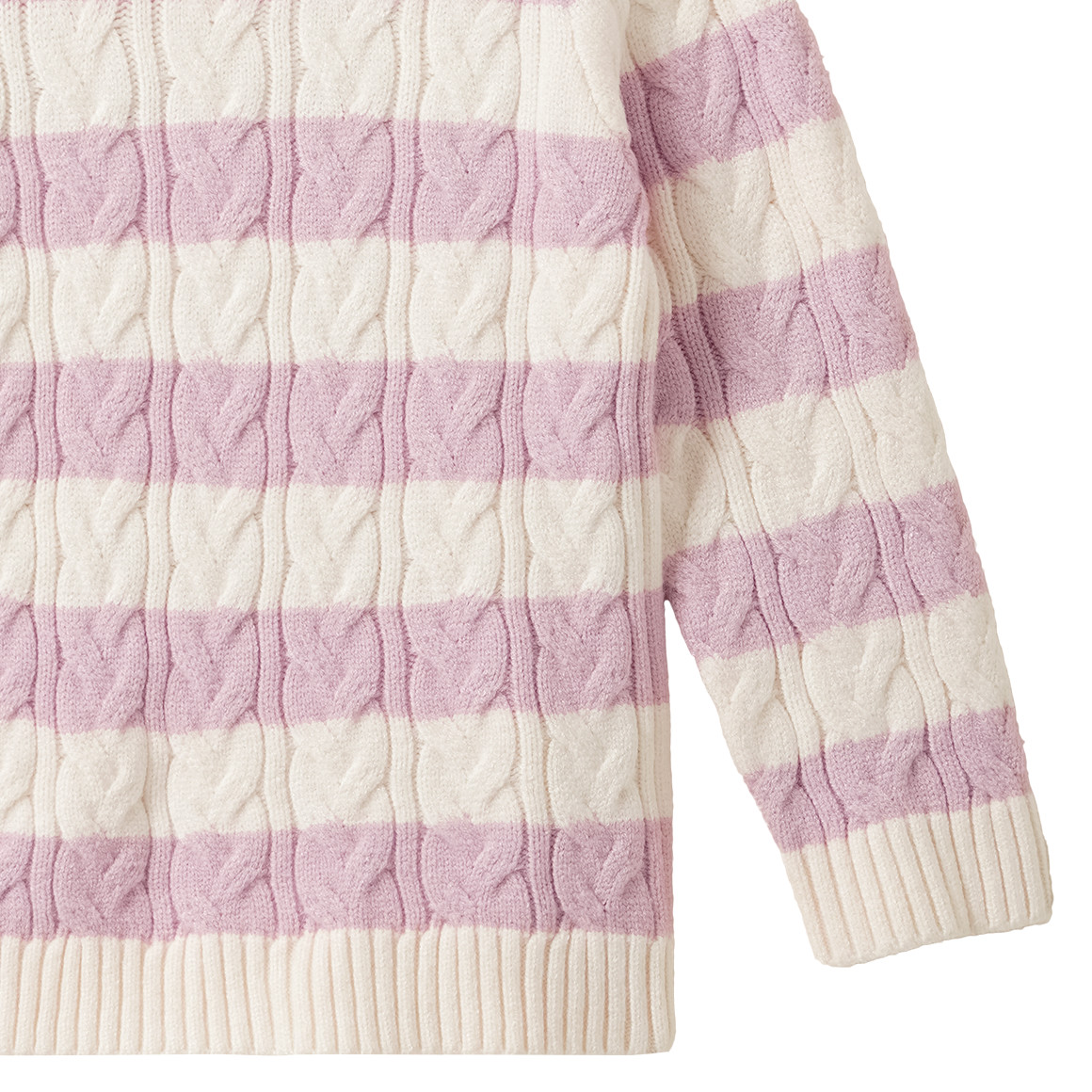 Gebreide babytrui met vlechtpatroon