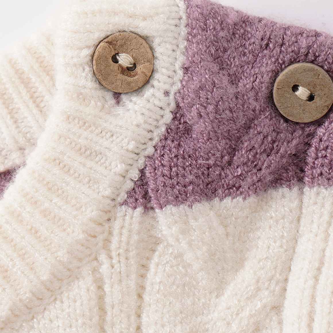 Baby Strickpullover mit Zopfmuster