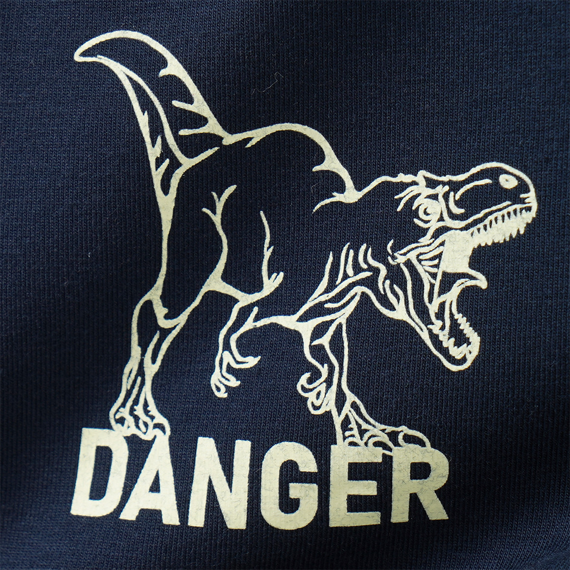 2 Jungen Unterhemden Glow in the dark Effekt