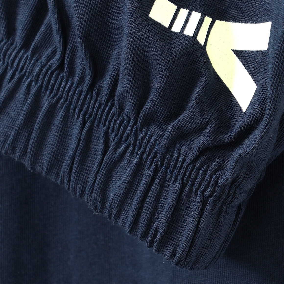 Jungen Schlafanzug mit leuchtendem Print