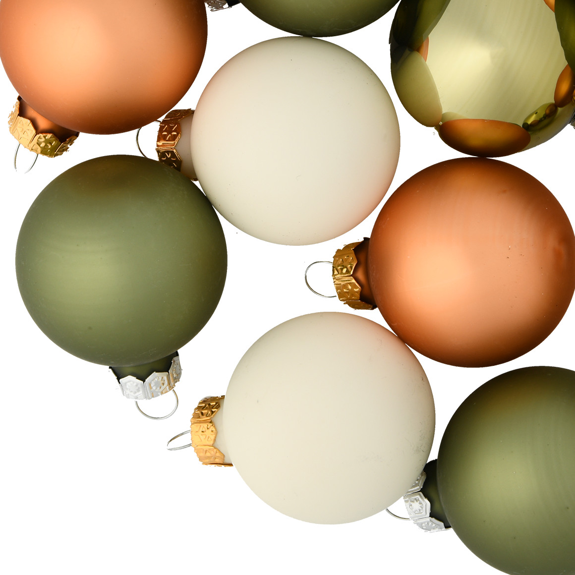 16 kerstballen in een Kledingsets