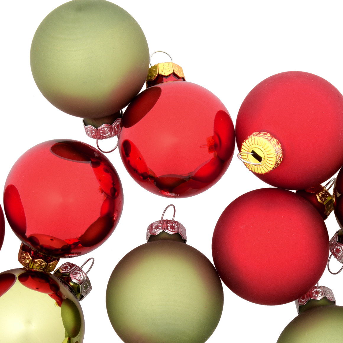 16 kerstballen in een Kledingsets