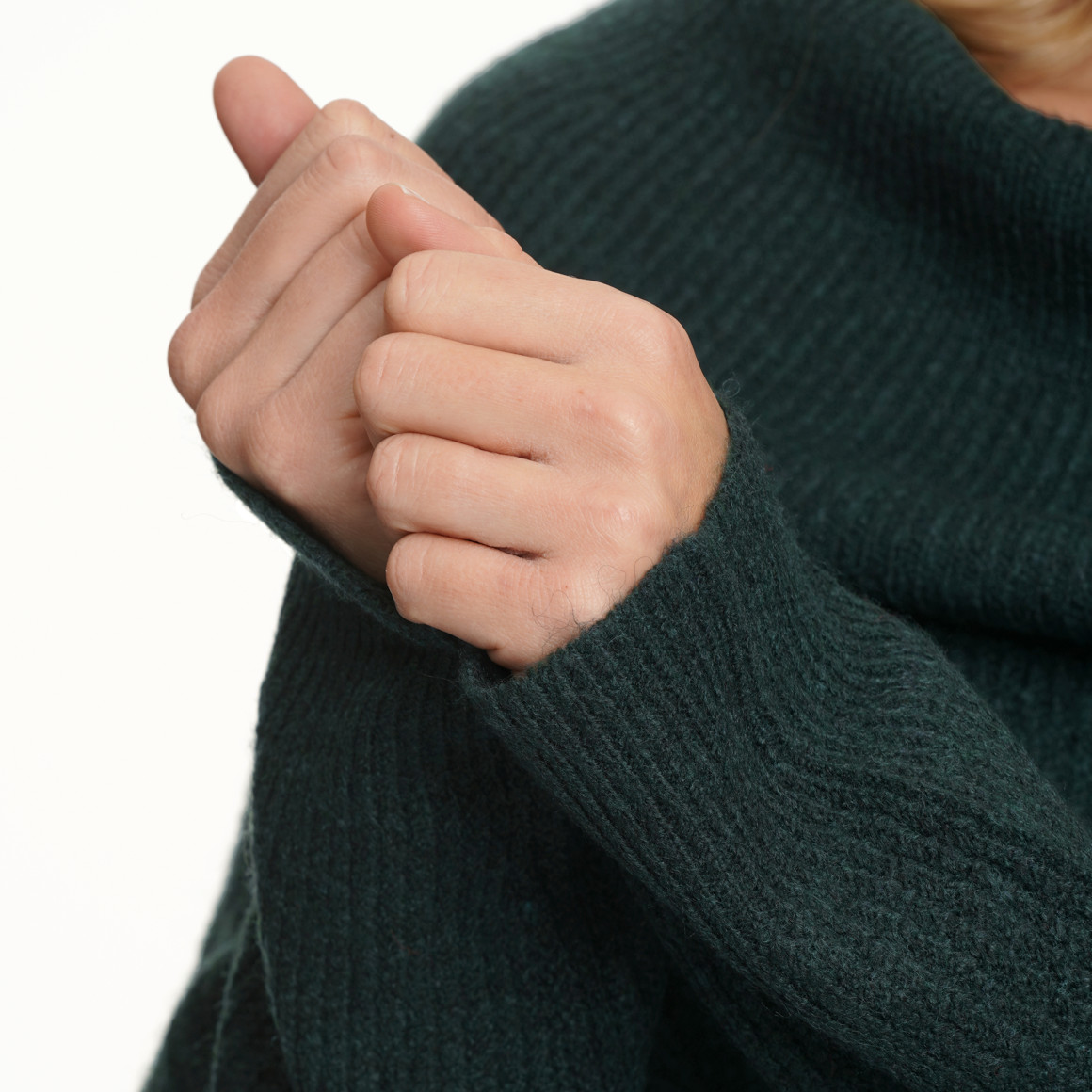 Damen Strickkleid mit Carmenkragen