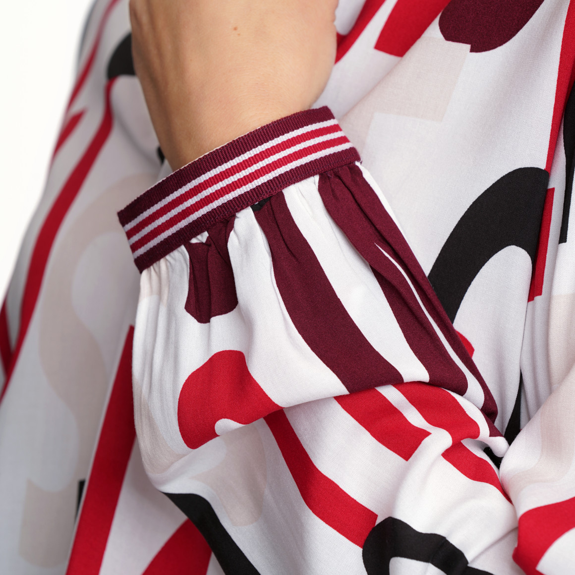 Damen Bluse mit Serafino-Ausschnitt