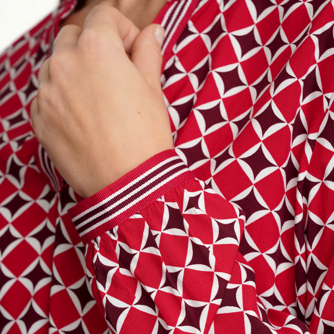 Damen Bluse mit Serafino-Ausschnitt