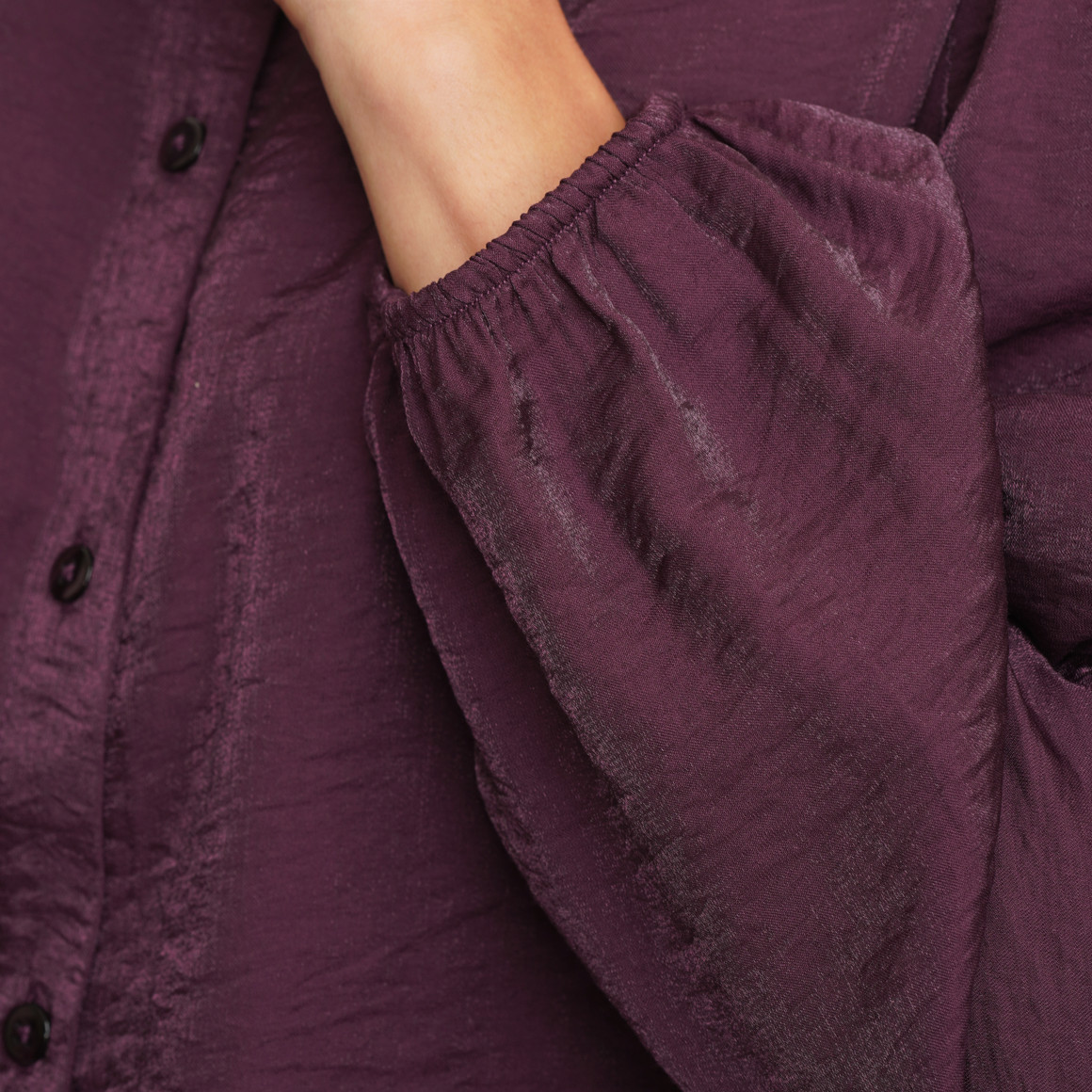 Dames blouse van satijn met knoopsluiting