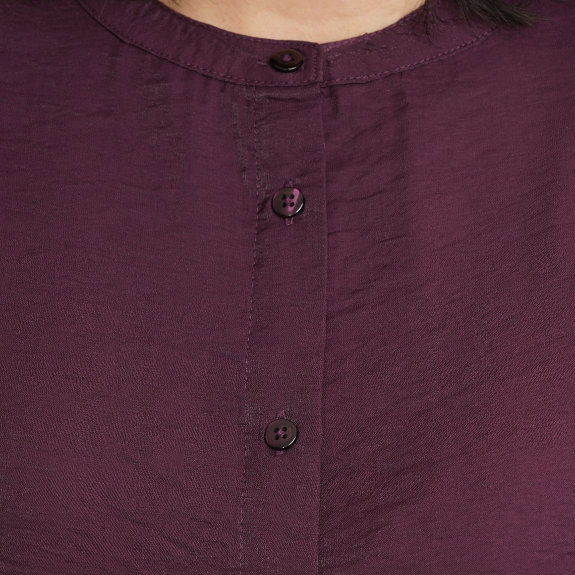 Dames blouse van satijn met knoopsluiting