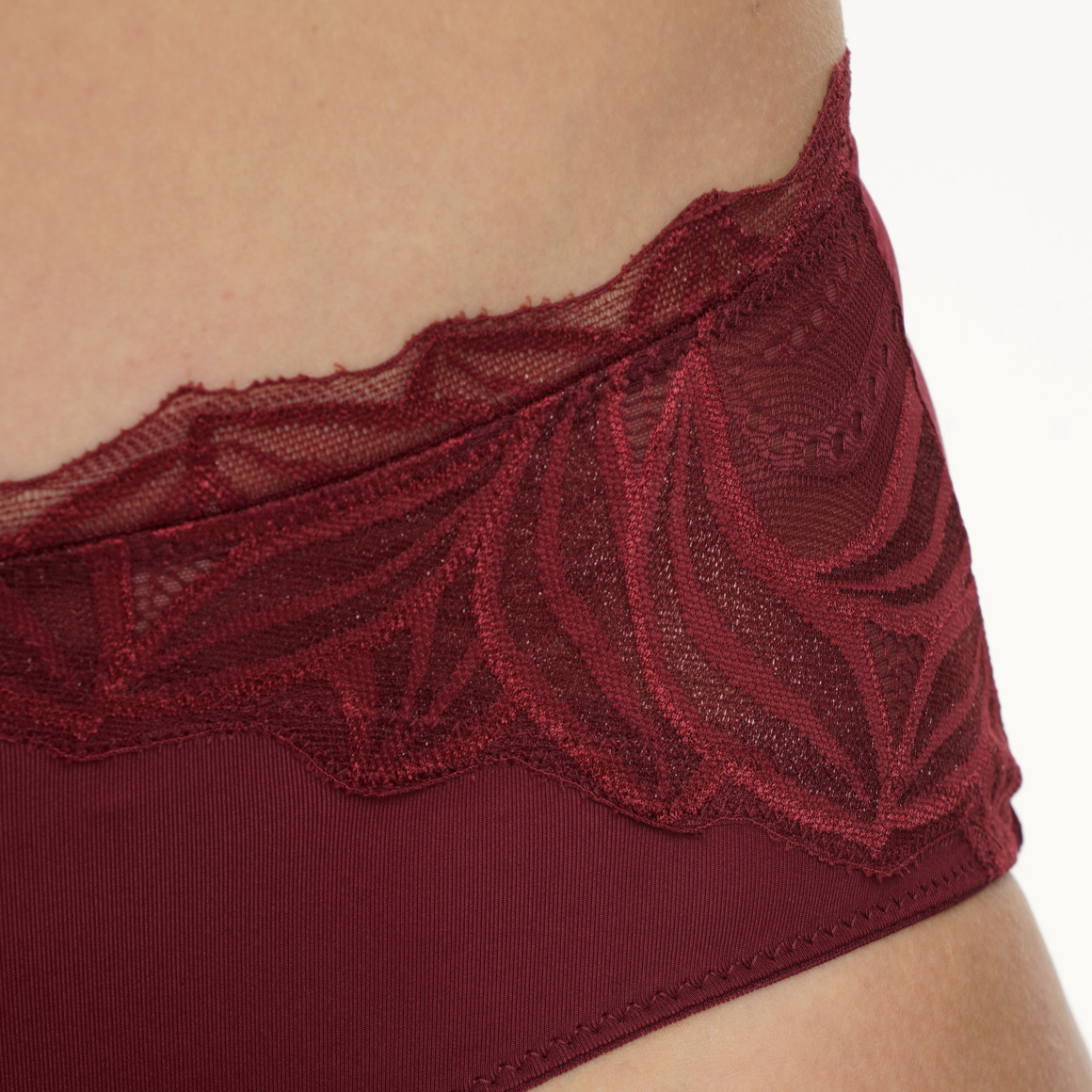 2 damesslips met kant