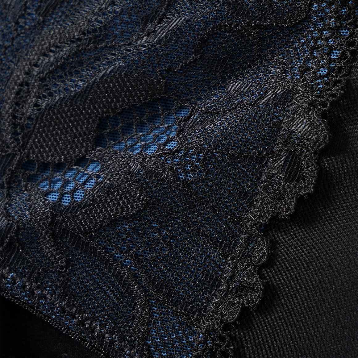 Damen Slip mit floraler Spitze