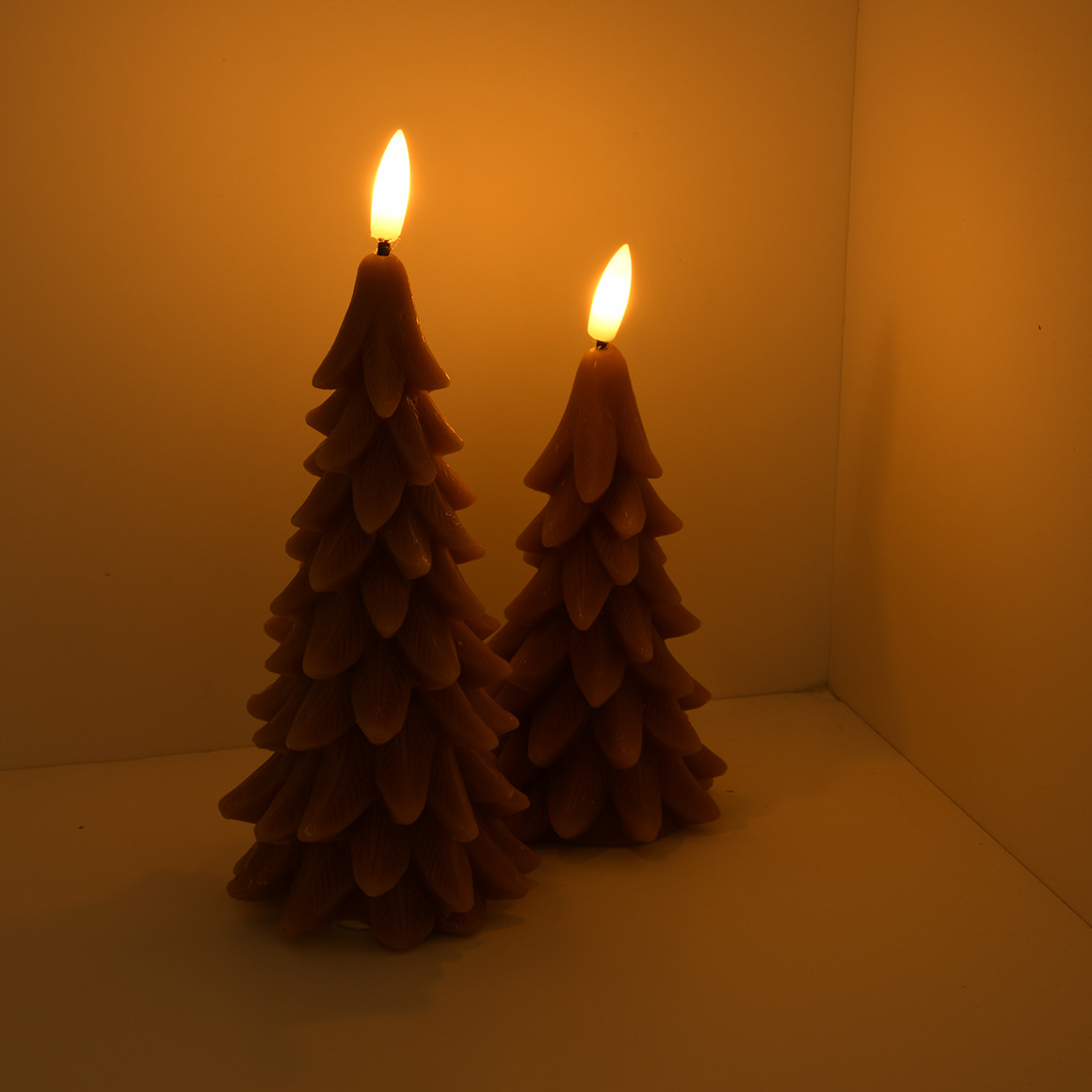 Grote LED-kaars in kerstboomlook