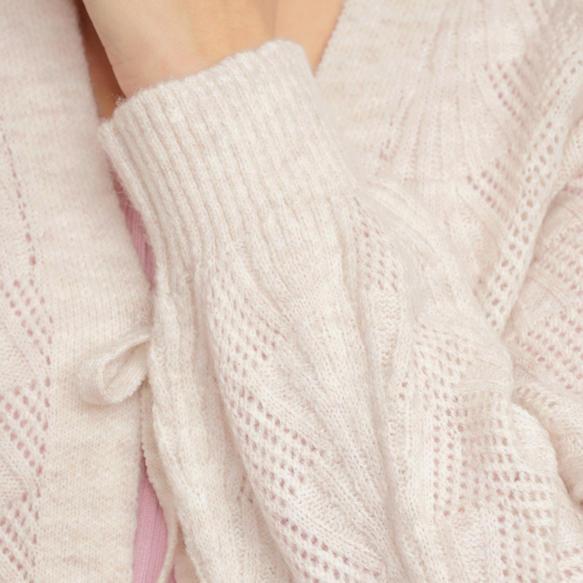 Gebreid damesvest met bandjes