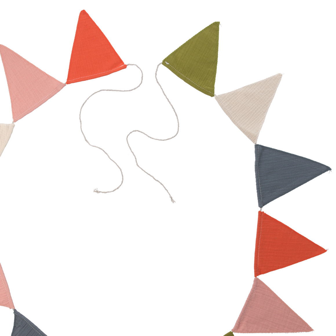 Slinger met kleurrijke vlaggen