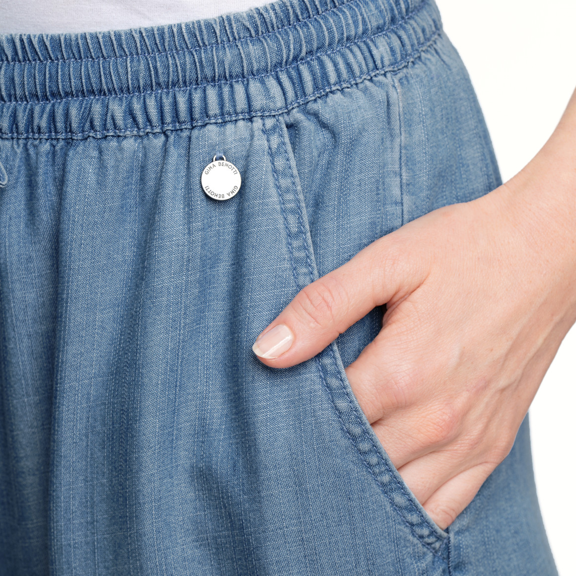 Damen Hose aus leichtem Denim