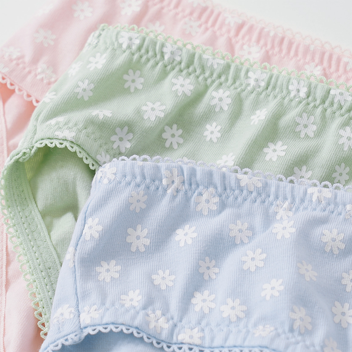 3 Damen Slips mit Blumen-Prints