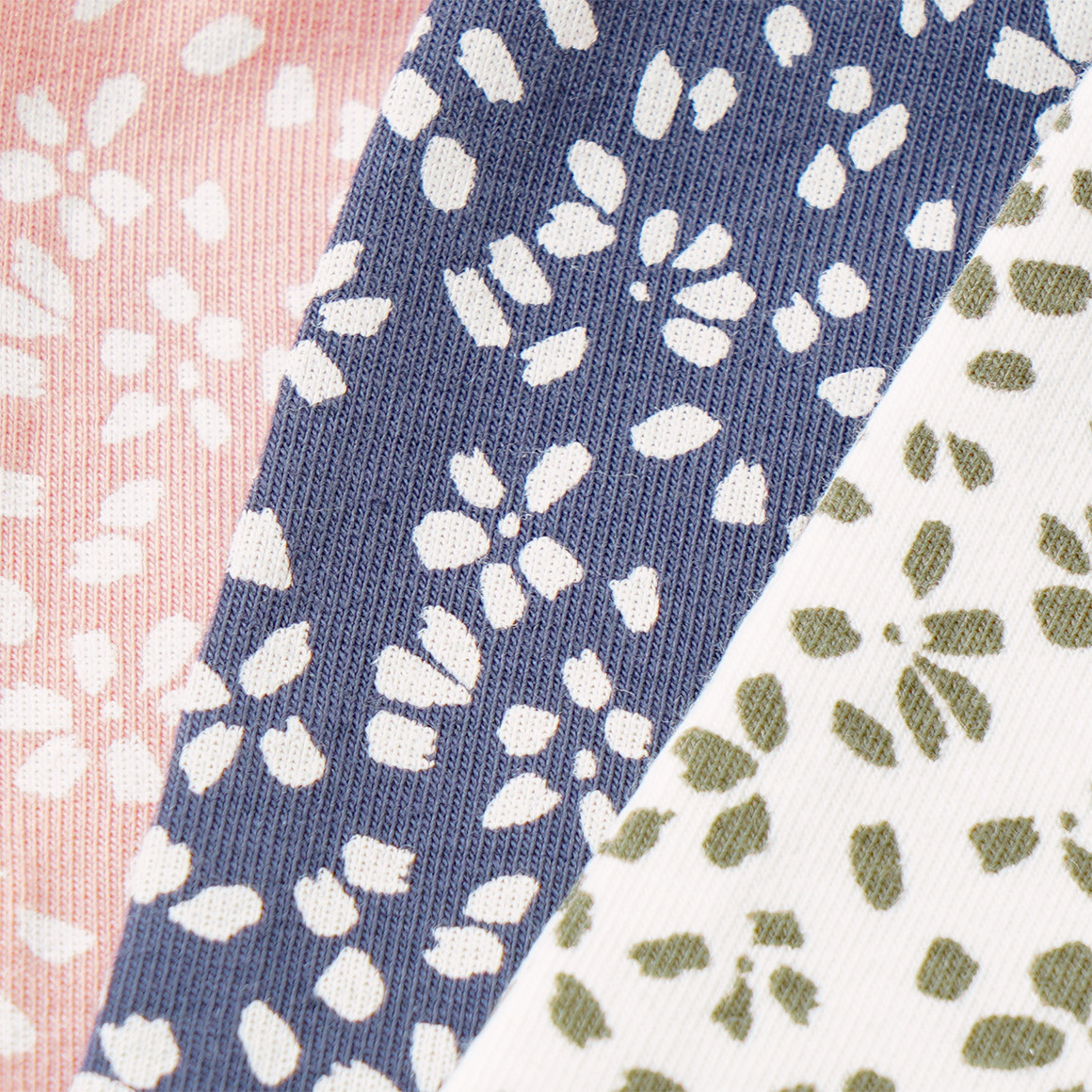 3 Damen Hipster mit Blumen-Muster