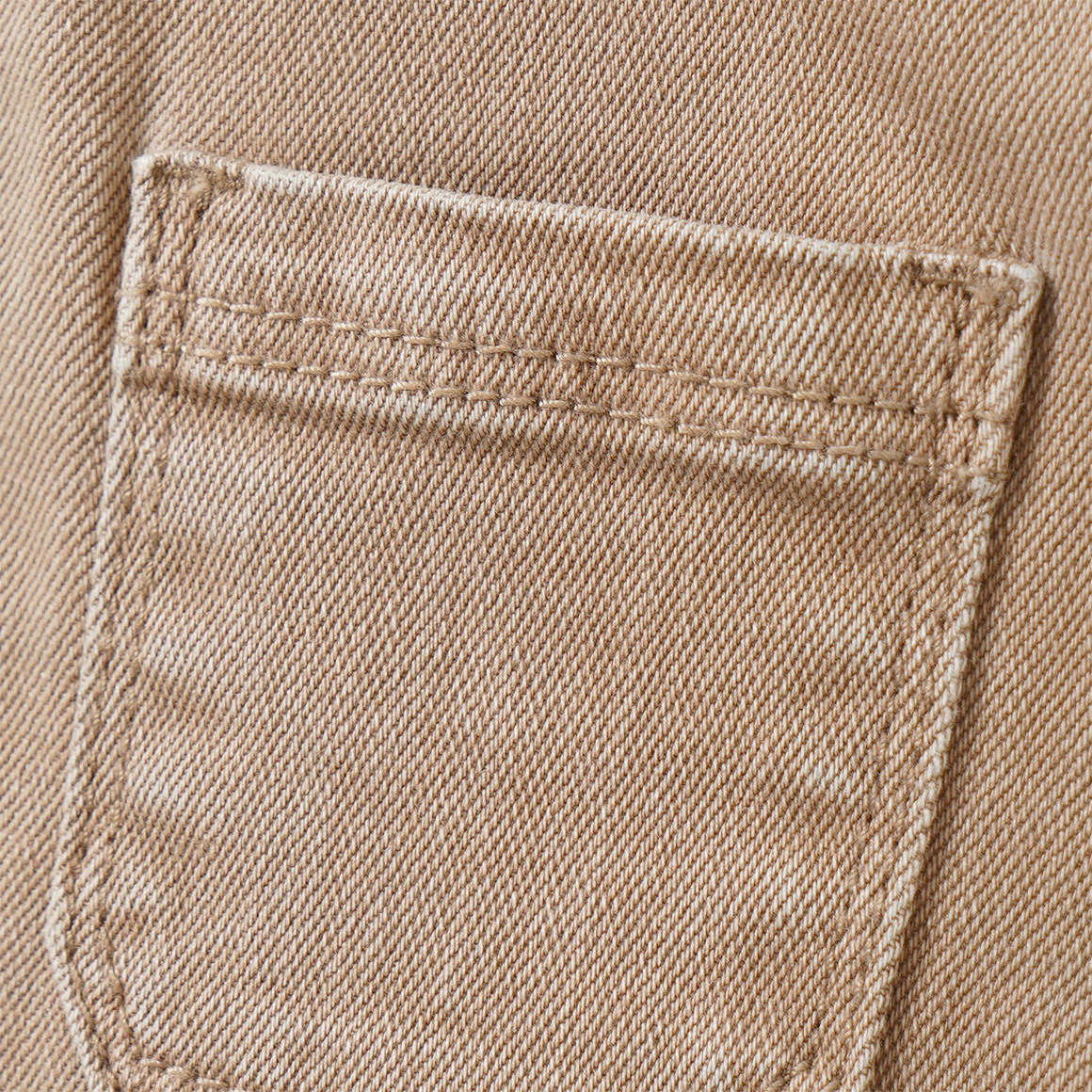 Baby Jeans mit ausgestellten Beinen