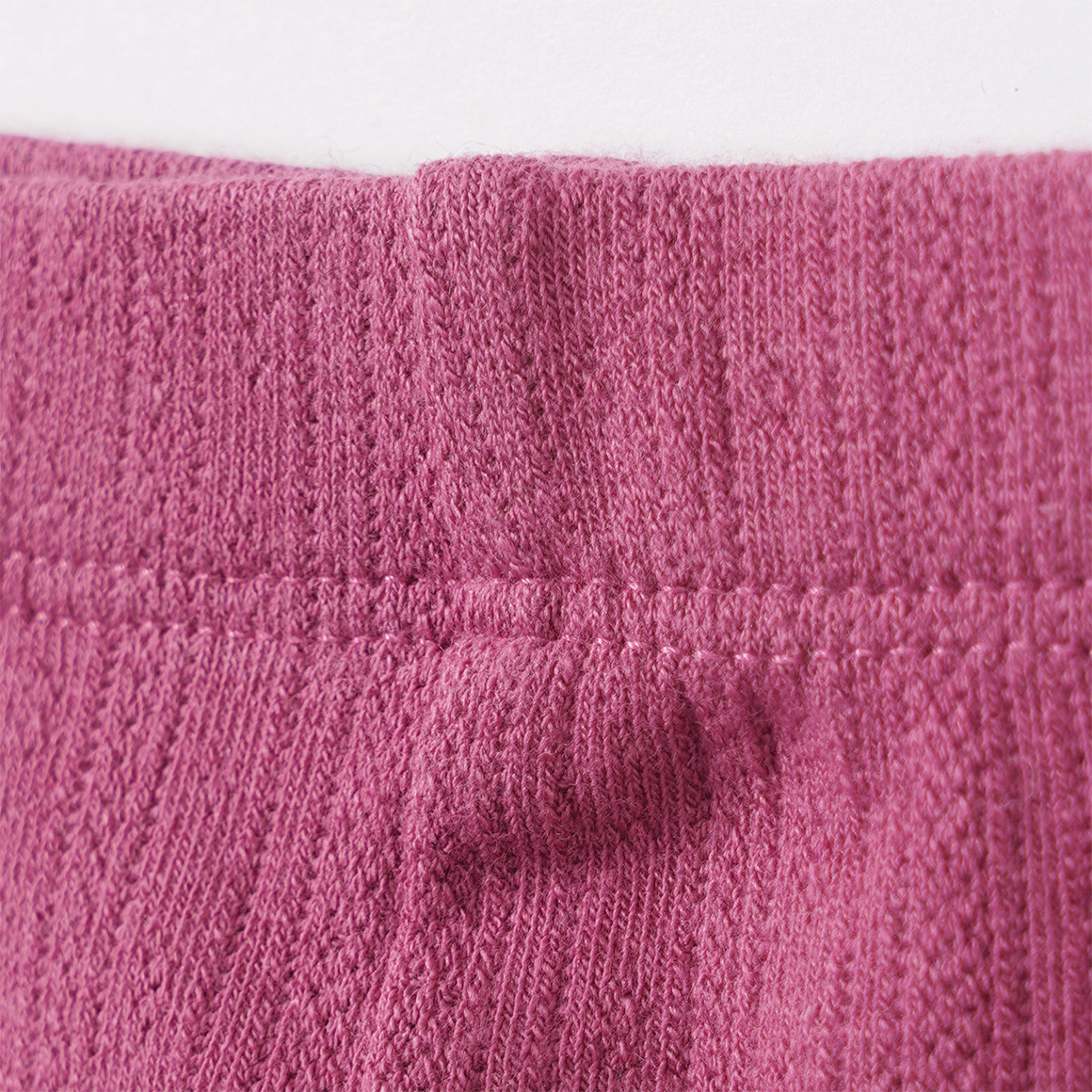 Legging voor newborns met ajourpatroon