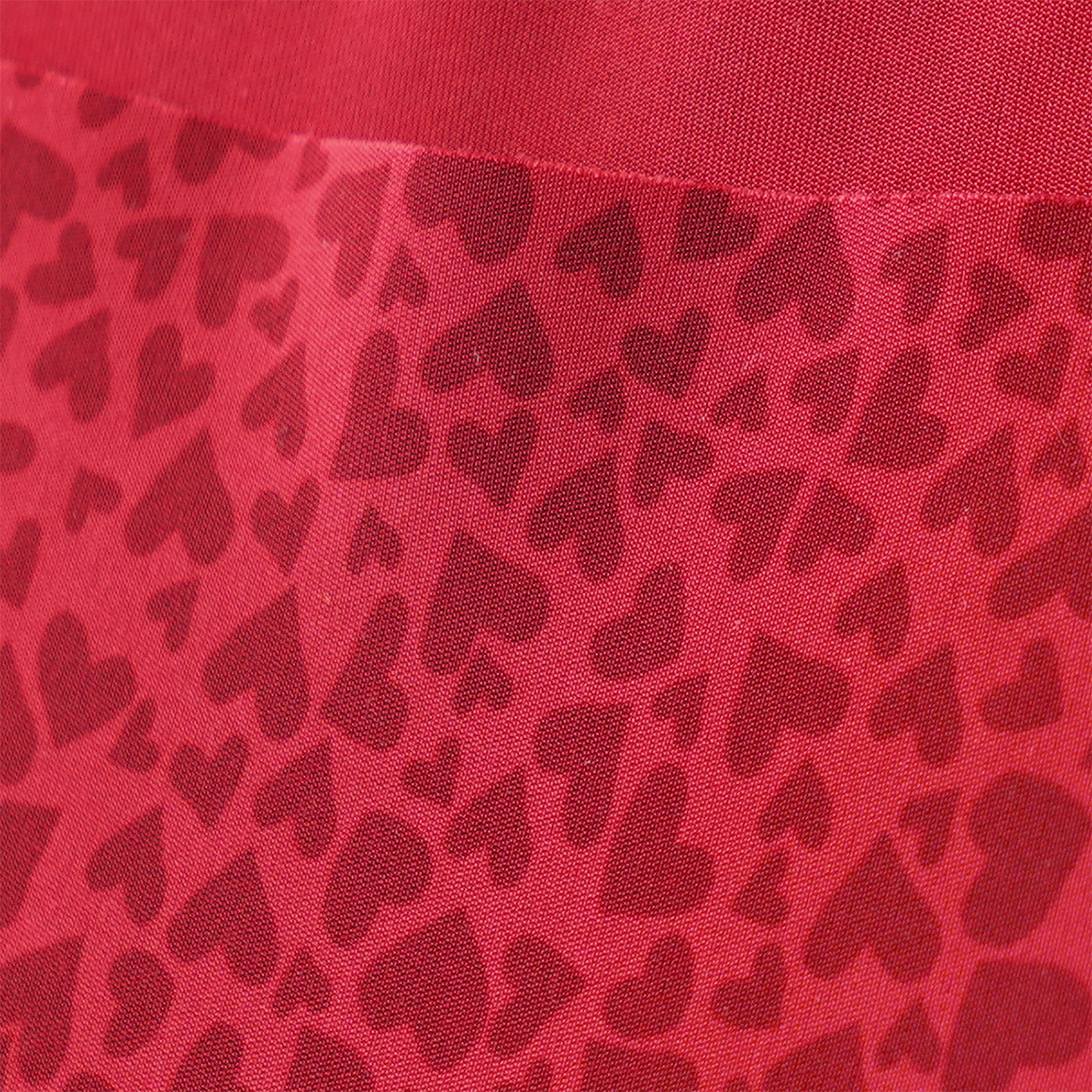 Naadloze string voor dames met hartjes