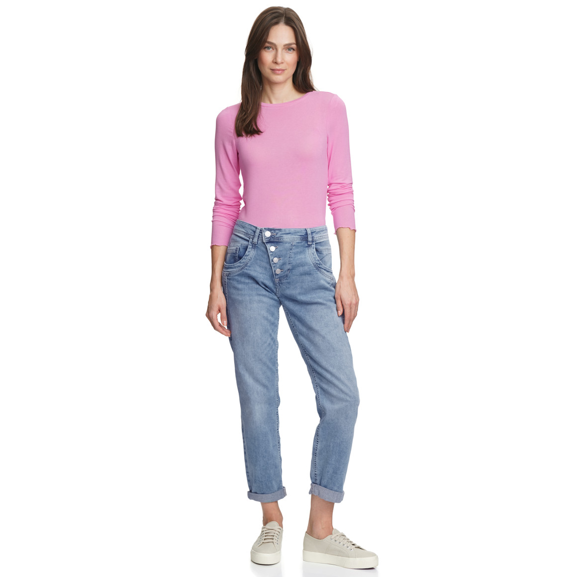 Damen Boyfriend-Jeans mit schrägen Knöpfen