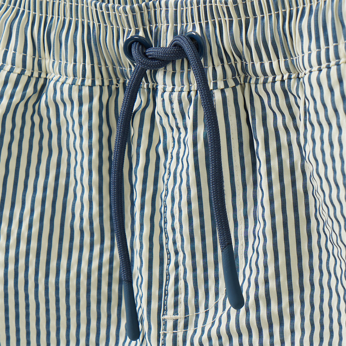 Jungen Badeshorts mit Seersucker-Streifen