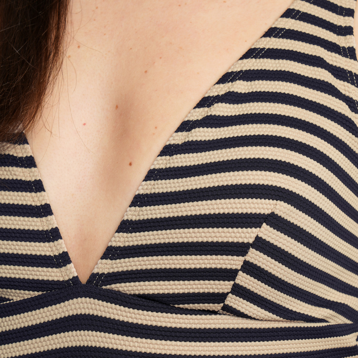 Damen Shape-Badeanzug mit Strukturstreifen