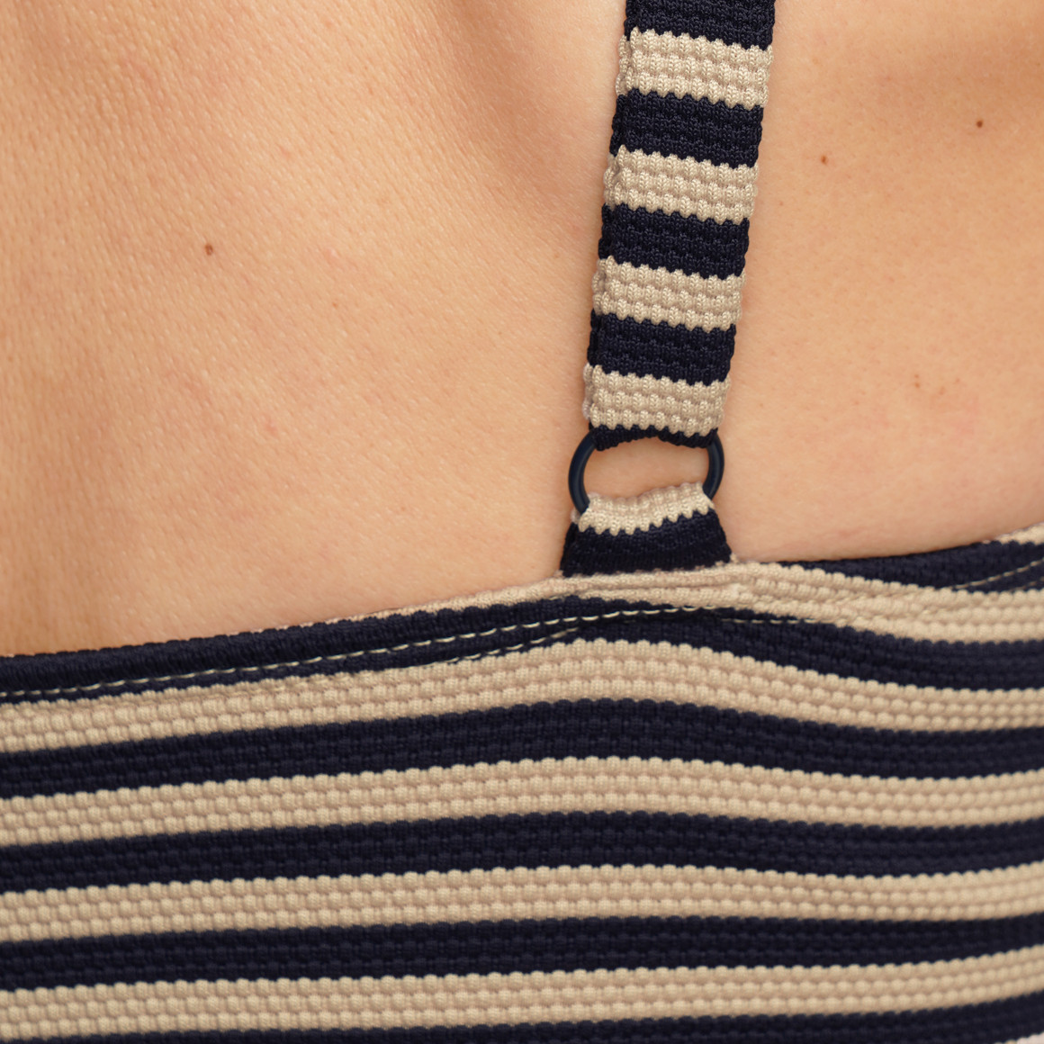 Damen Shape-Badeanzug mit Strukturstreifen