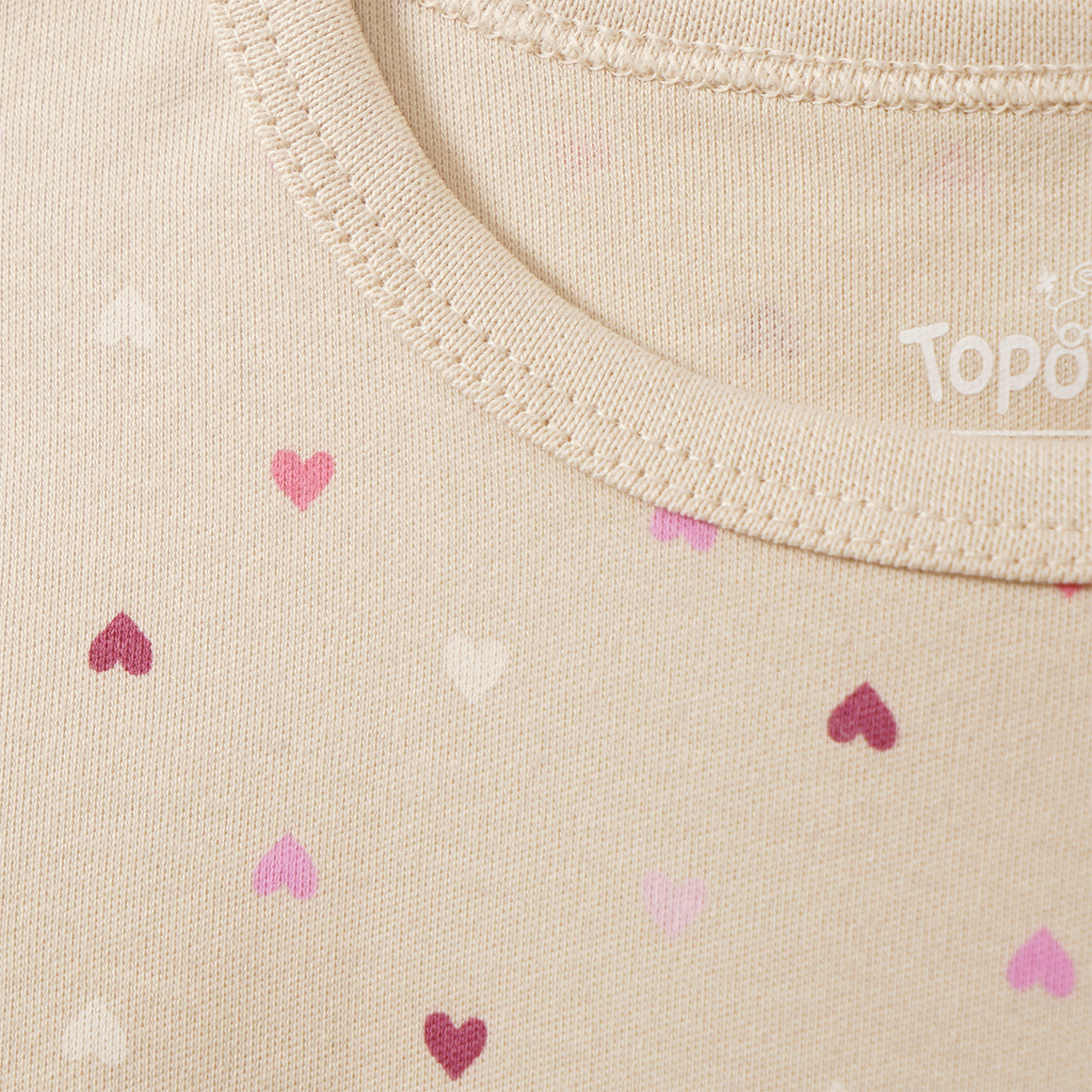 Baby-pyjama met hartjes allover