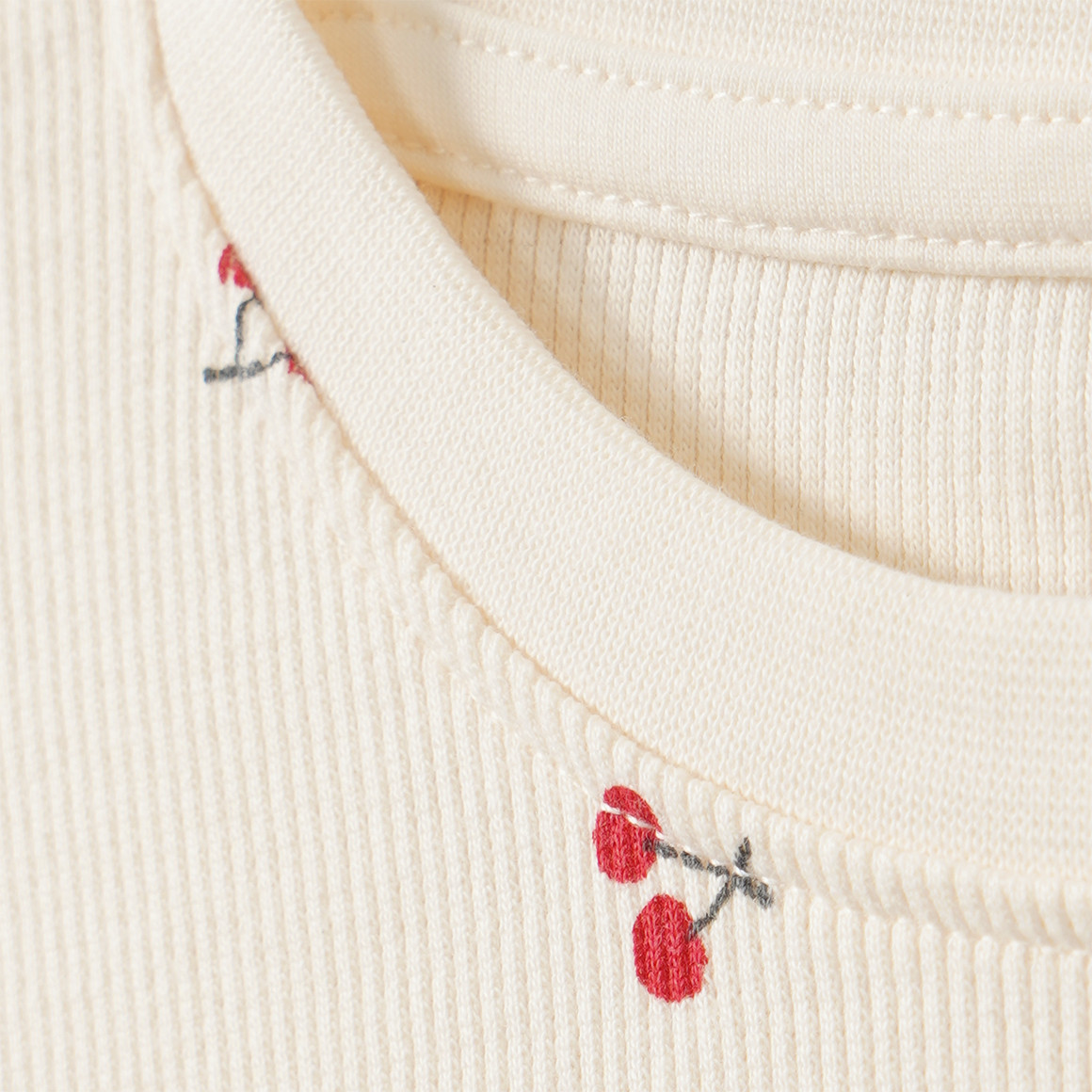 Mädchen Langarmshirt mit Kirsch-Allover