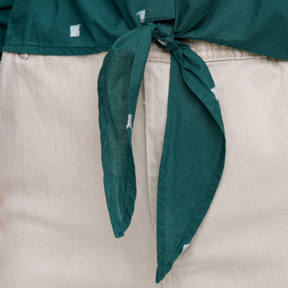 Damen Bluse mit Knotendetail