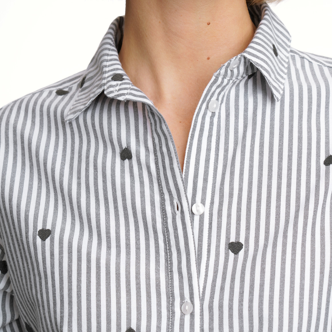 Damen Bluse mit Herz-Stickerei