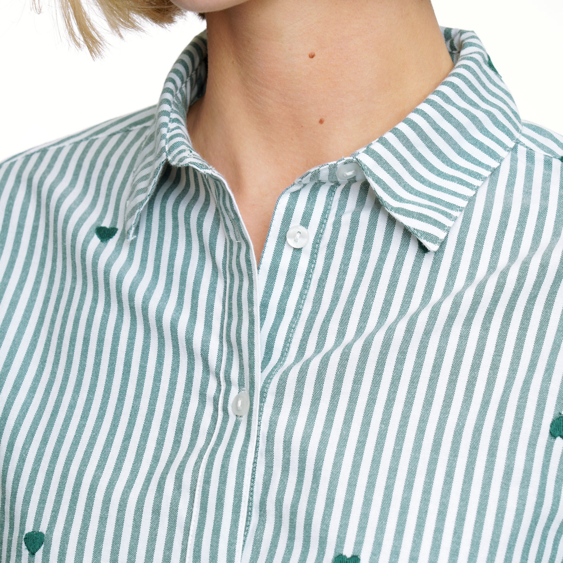 Damen Bluse mit Herz-Stickerei