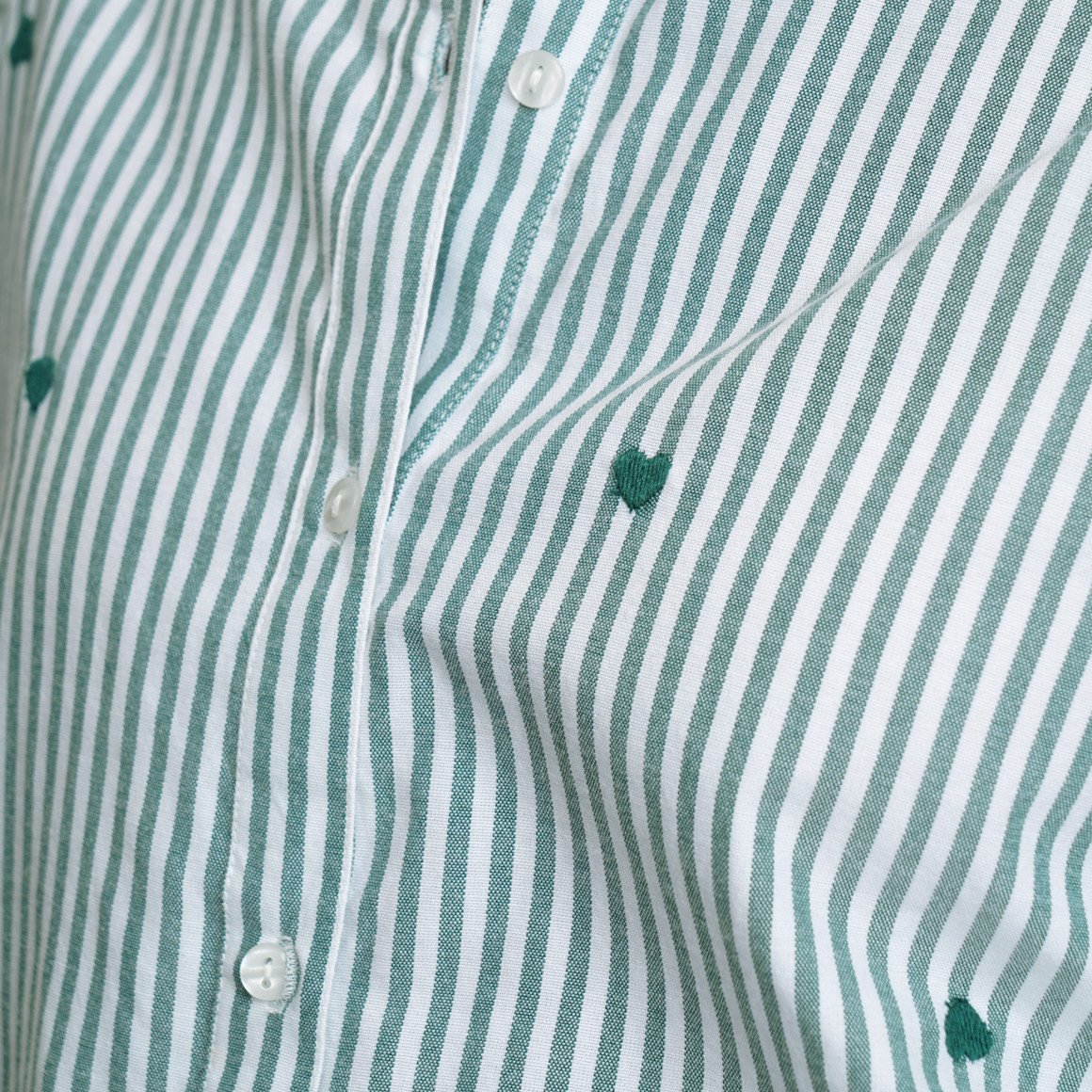 Damen Bluse mit Herz-Stickerei